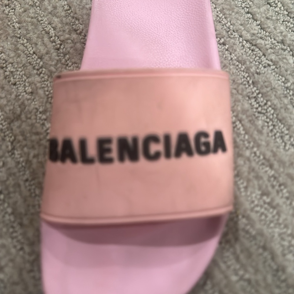 Balenciaga - Picture 4 of 4